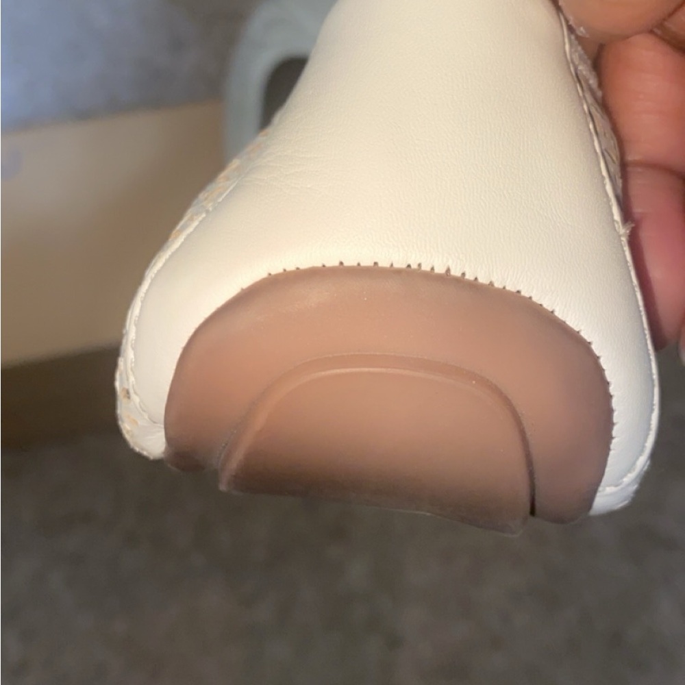 Me Too Flats - image 5